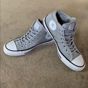 Gray Converse mid top size 7